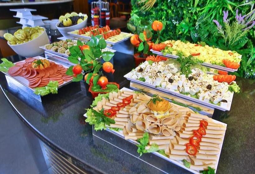 اتاق استاندارد یک نفره, All Seasons