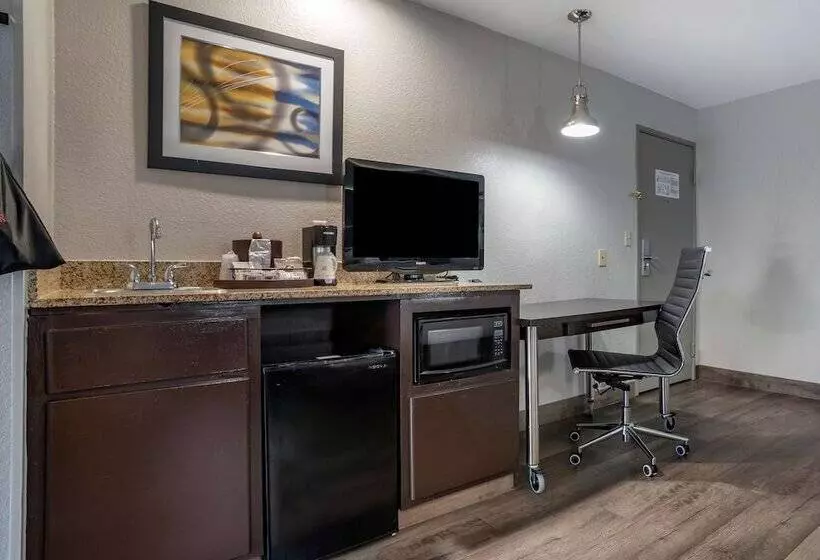 スイート, Best Western Carlton Suites