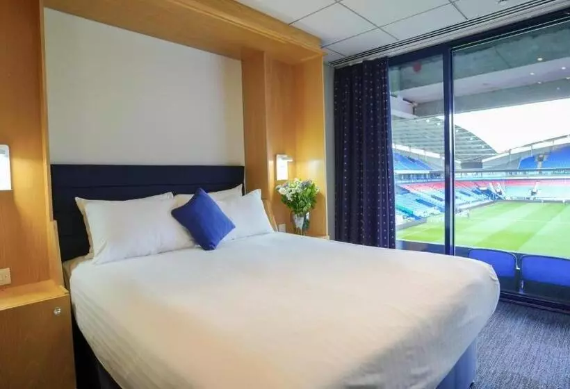 シングルデラックスルーム, The Bolton Stadium Hotel, A Member Of Radisson Individuals
