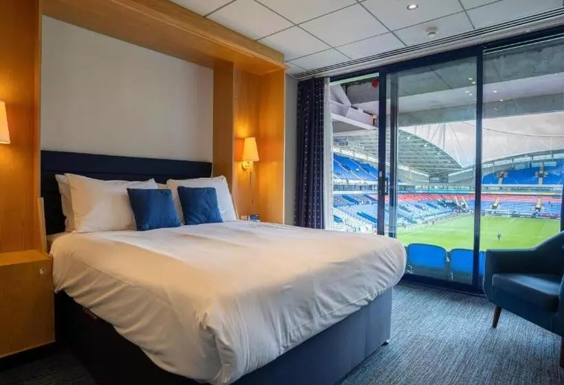 シングルデラックスルーム, The Bolton Stadium Hotel, A Member Of Radisson Individuals