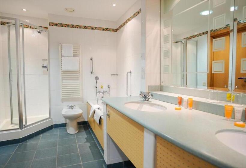 阁楼套房, The Bolton Stadium Hotel, A Member Of Radisson Individuals