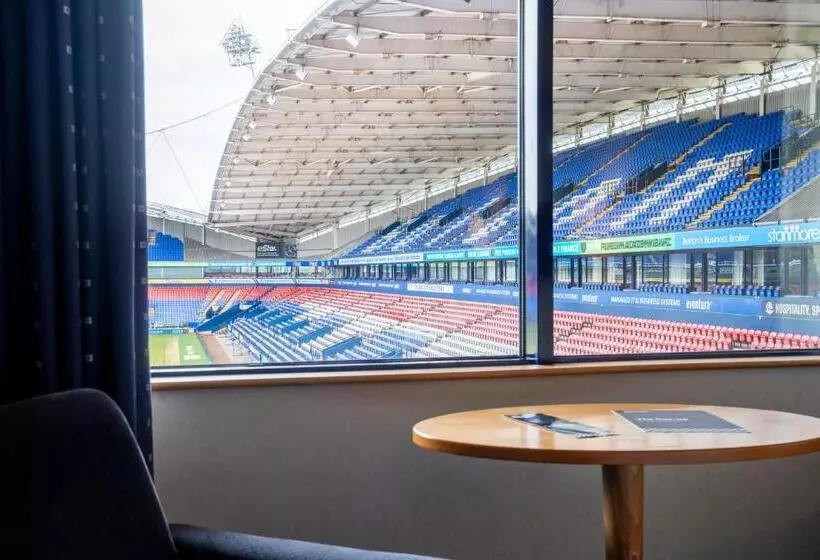 景色の見えるスーペリアルーム, The Bolton Stadium Hotel, A Member Of Radisson Individuals