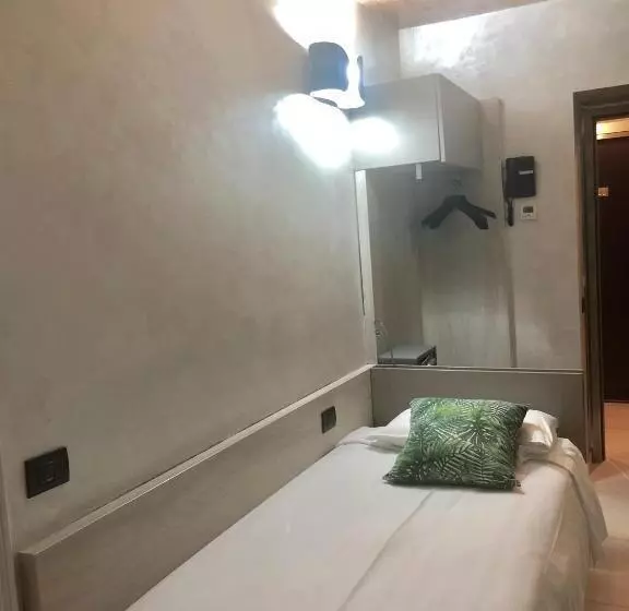 اتاق استاندارد یک نفره, Bolzano