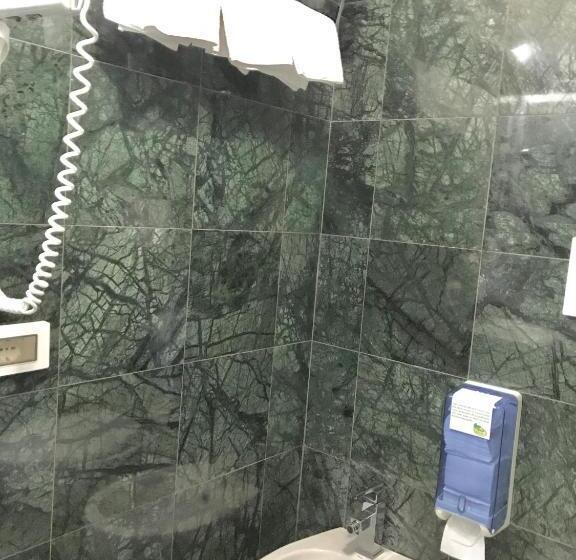 标准三人间, Bolzano