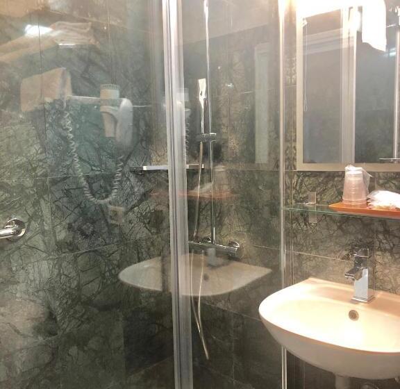 标准三人间, Bolzano