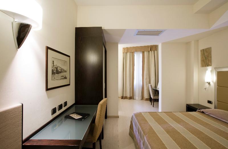 اتاق کلاسیک سه تخته, Fh55 Grand Hotel Mediterraneo