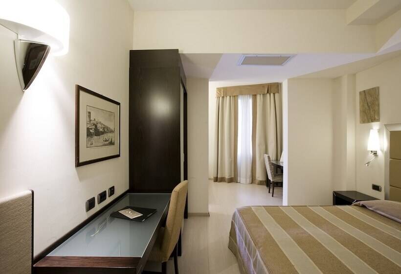 3 Bett Klassisches Zimmer, Fh55 Grand Hotel Mediterraneo