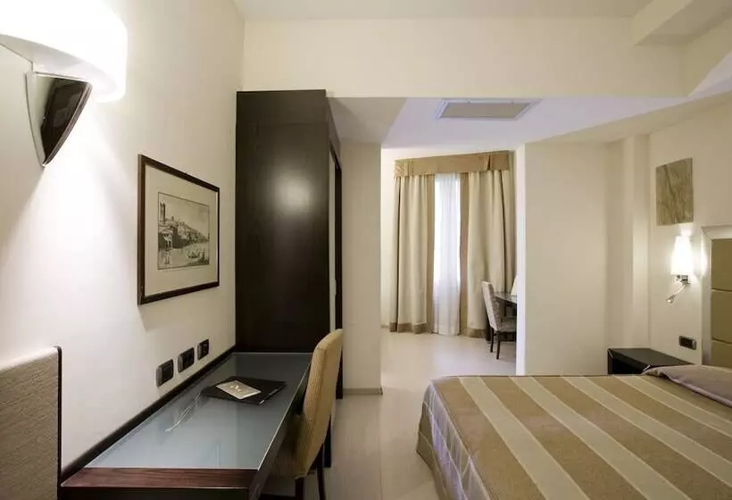اتاق کلاسیک سه تخته, Fh55 Grand Hotel Mediterraneo