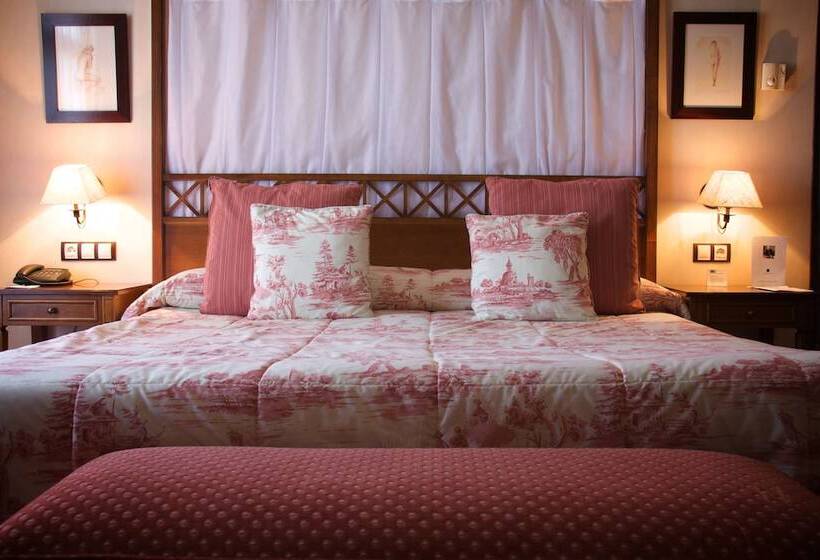 חדר דלוקס לשלושה, Fontecruz ávila