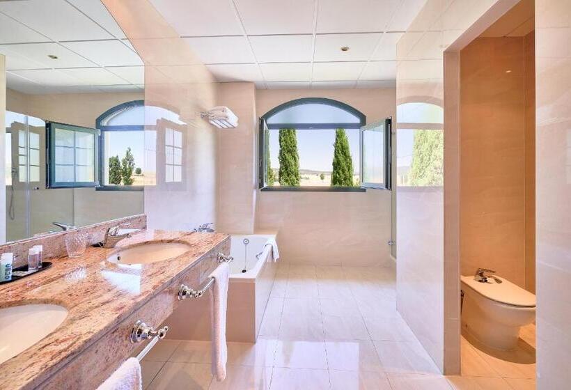 חדר משפחתי דלוקס, Fontecruz ávila