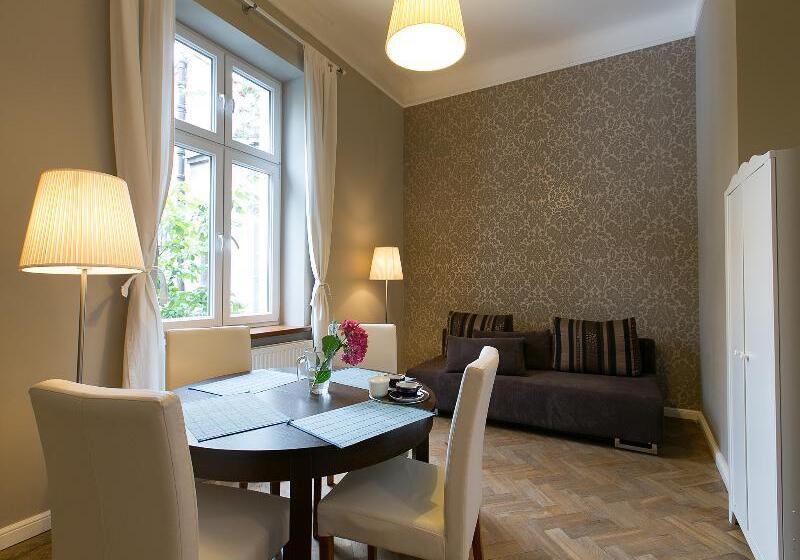 חדר דלוקס לשלושה, Fontecruz ávila