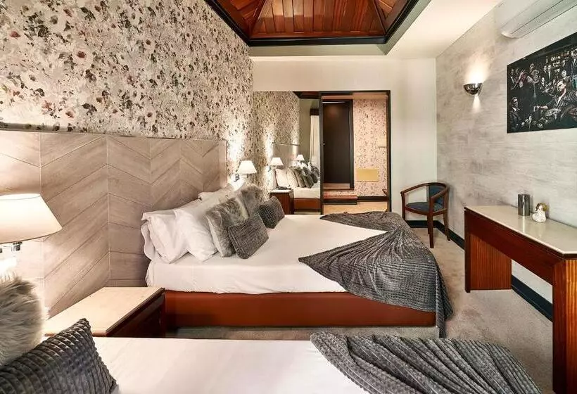 اتاق استاندارد سه نفره, Galeria Suite