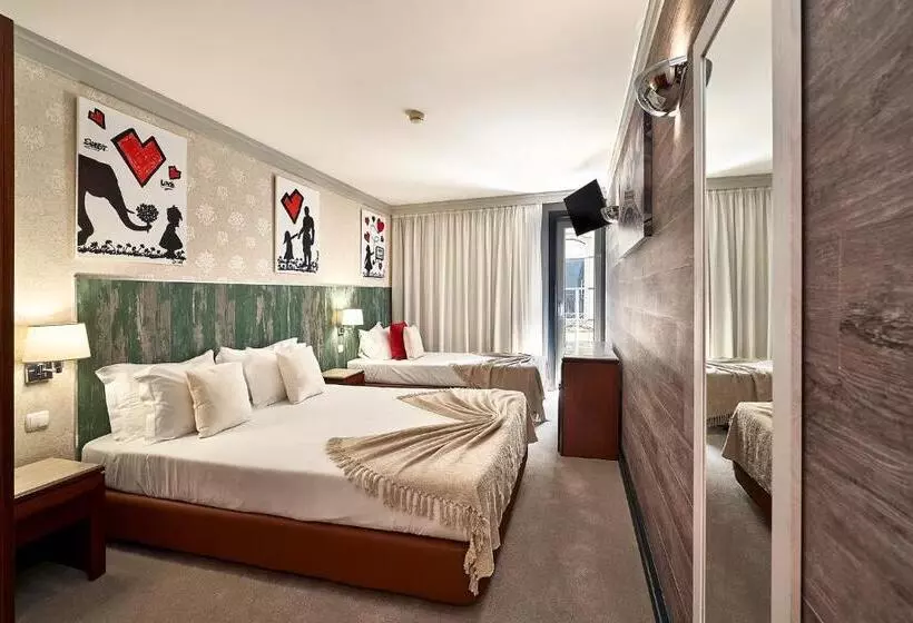 اتاق استاندارد سه نفره, Galeria Suite