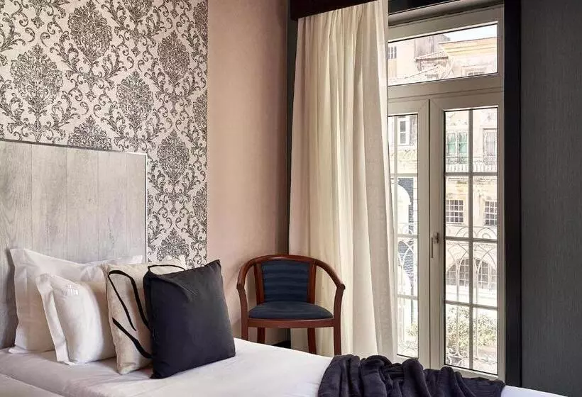 اتاق استاندارد چهار تخته, Galeria Suite