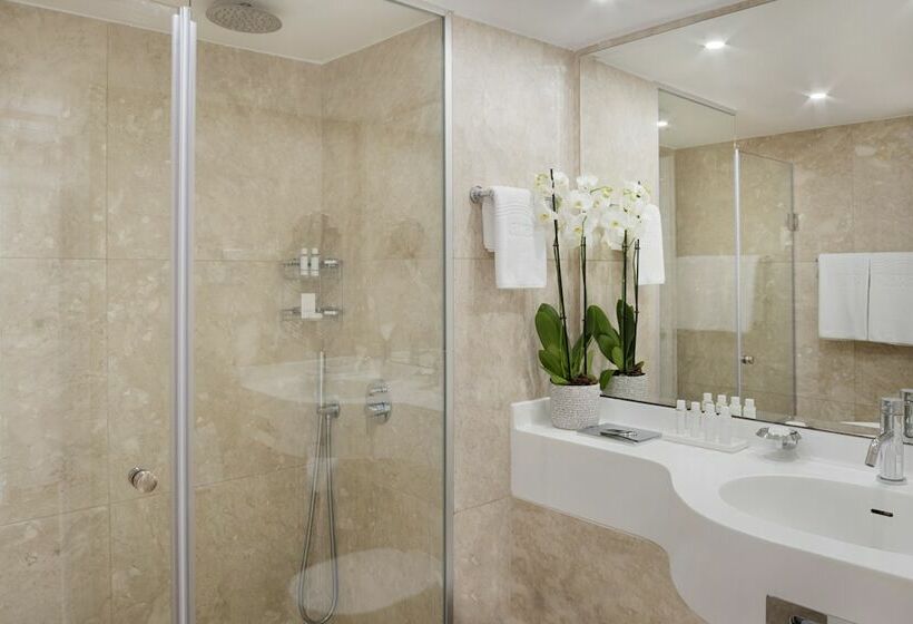 이그제큐티브 룸, Grecian Park