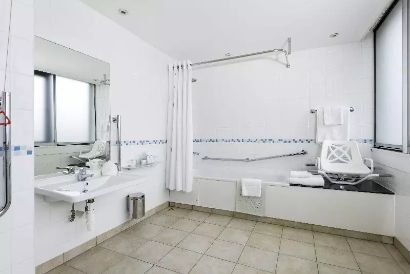 身障者適用スタンダードルーム, Holiday Inn   Glasgow Airport, An Ihg