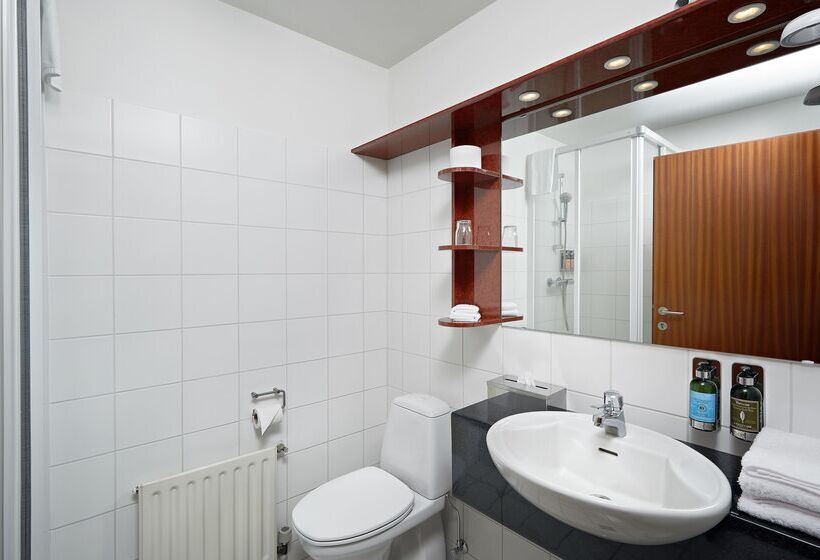 スイート, Klaustur