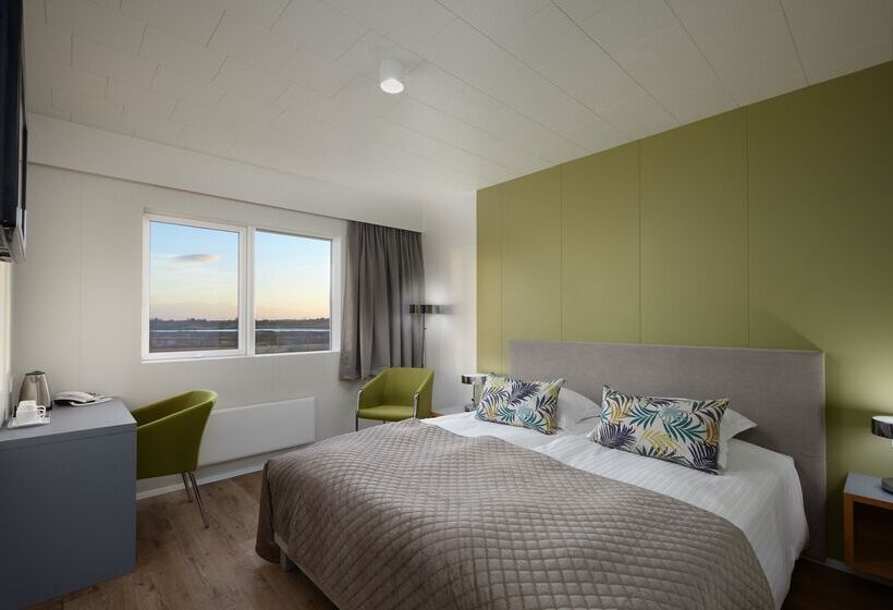 スタンダードルーム, Klaustur