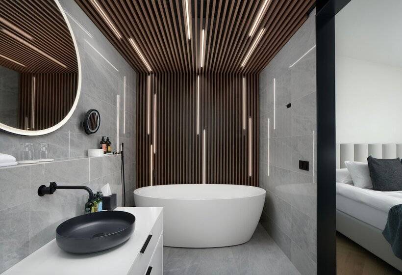 スイート, Klaustur