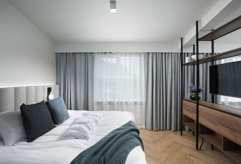 スイート, Klaustur