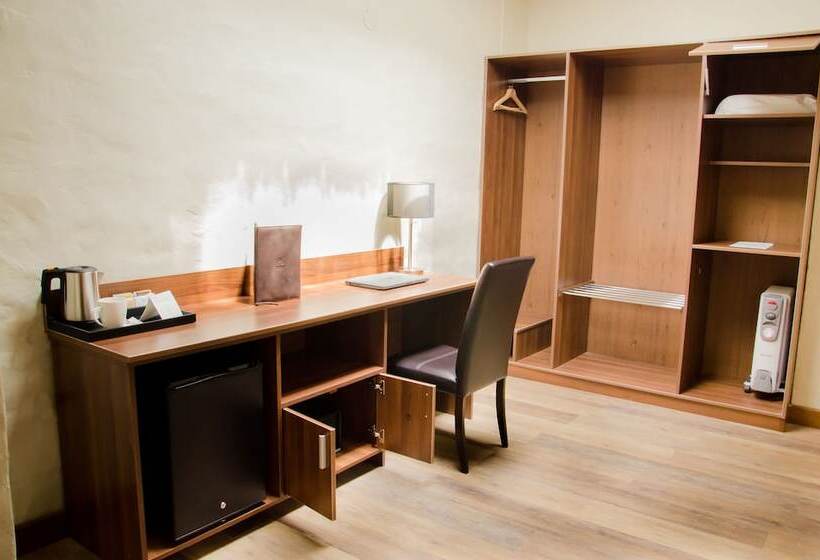 اتاق استاندارد یک نفره, La Maison D Elise