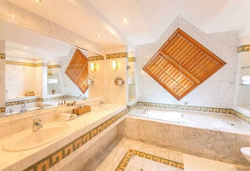 سوییت اجرایی, Mercure Grand Jebel Hafeet