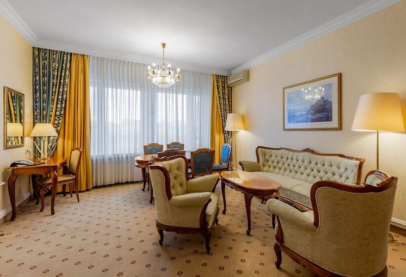 1 Yatak Odalı Daire, Natsionalny