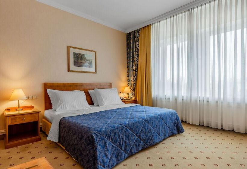 1 Yatak Odalı Daire, Natsionalny