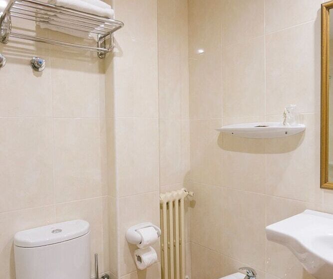 带海景的标准房, O Castro