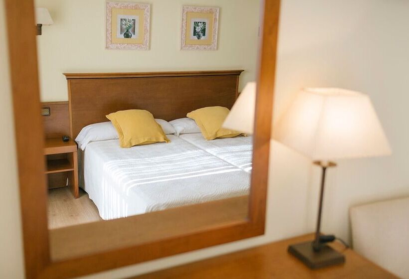 带海景的标准房, O Castro