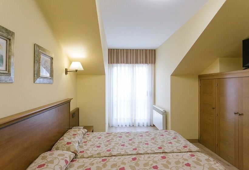 四人标准间, O Castro