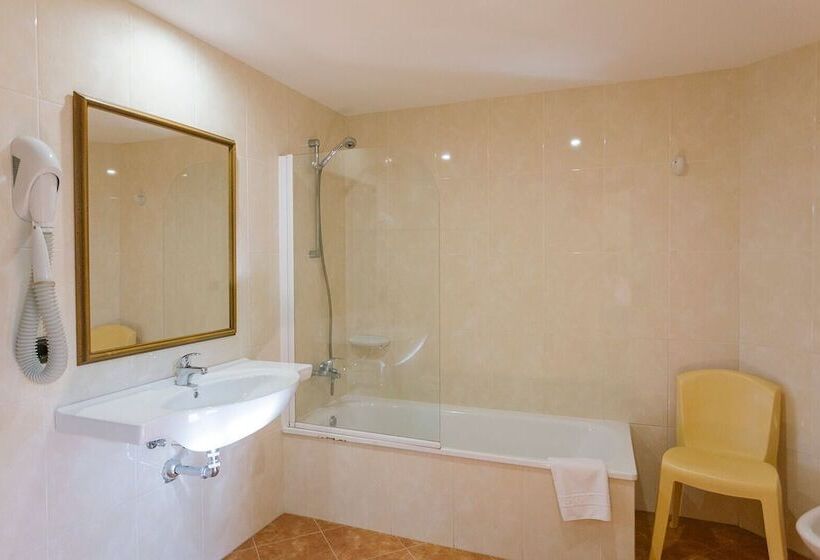 四人标准间, O Castro