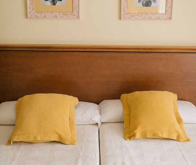 带海景的标准房, O Castro