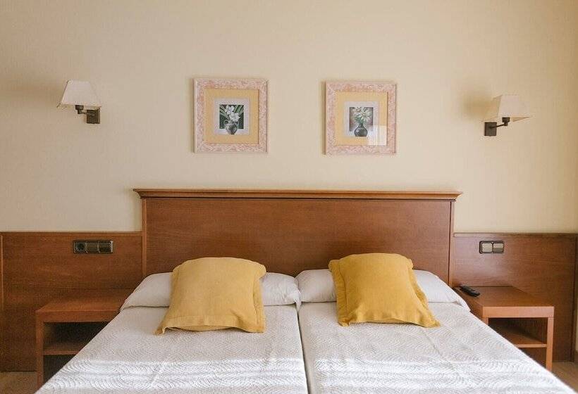 带海景的标准房, O Castro