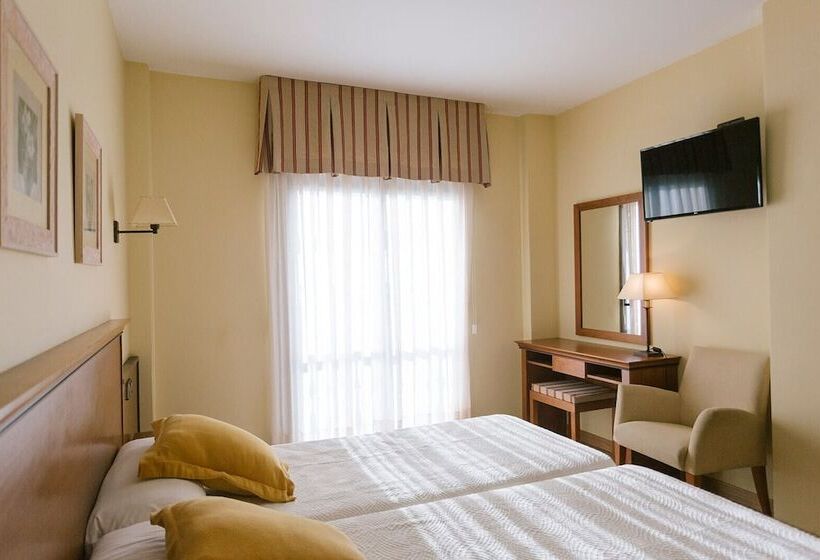 带海景的标准房, O Castro