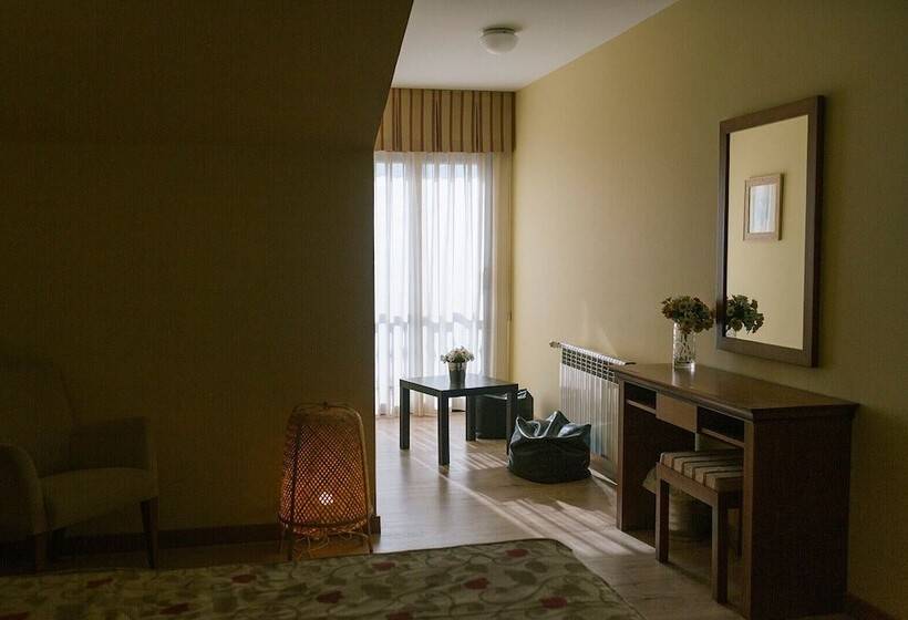 四人标准间, O Castro