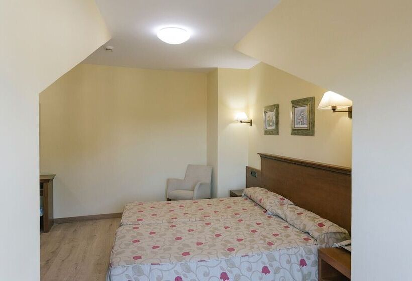 四人标准间, O Castro