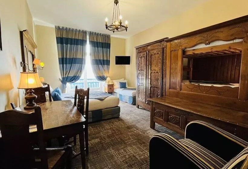 Classic Quadruple Occupancy Room, Restaurant Printania