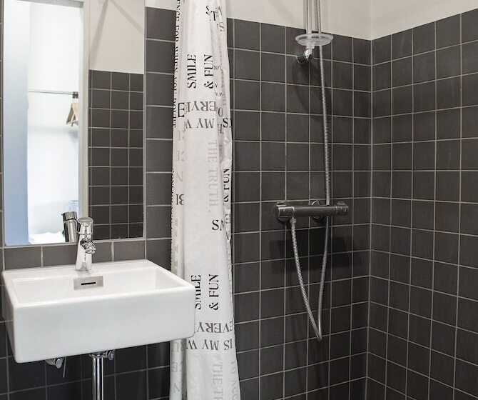 غرفة قياسية, østergaards