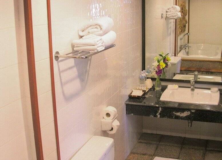 Номер Deluxe, White House Beach Resort