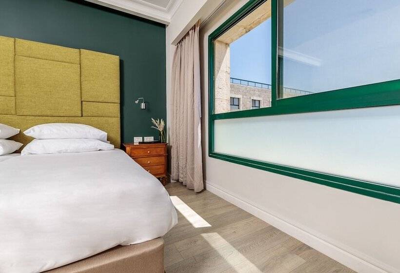 غرفة ديلوكس, Ye Arim