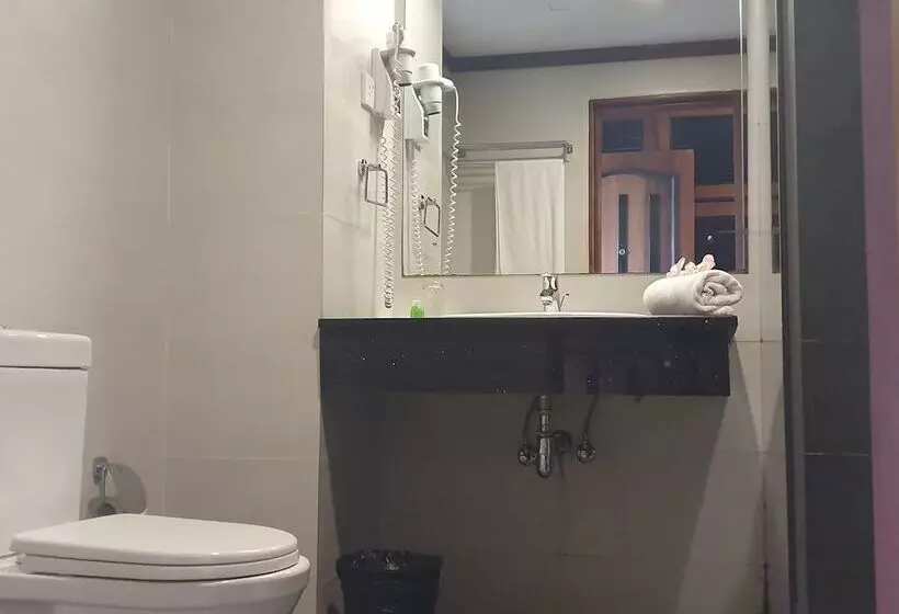 اتاق سه نفره دلوکس با چشم‌انداز دریا, Induruwa Beach Resort