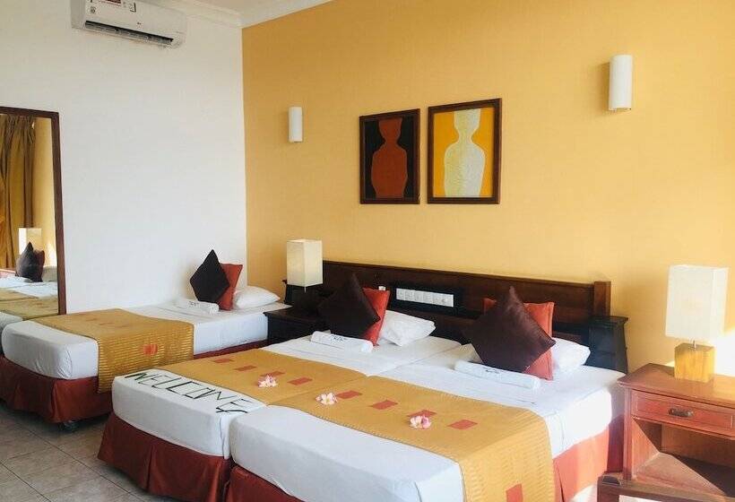 Трехместный Номер Deluxe Вид на Море, Induruwa Beach Resort
