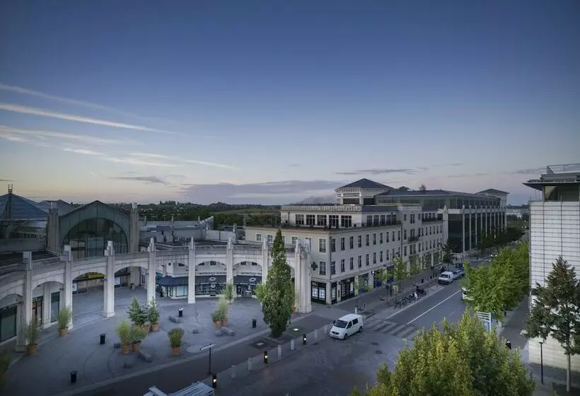 Premium Neljän Hengen Huone, L Elysee Val D Europe