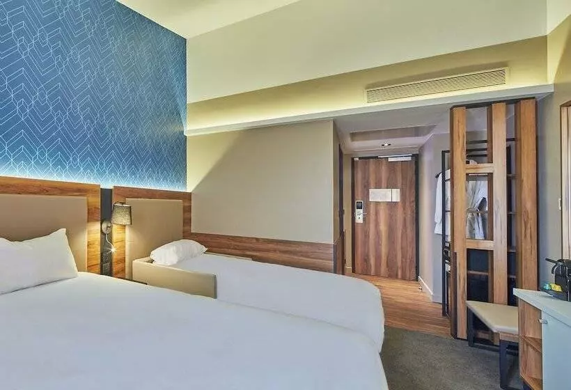 Premium Kolmen Hengen Huone, L Elysee Val D Europe