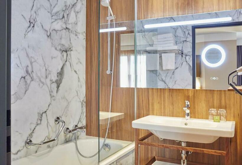 Четырехместный номер Премиум, L Elysee Val D Europe