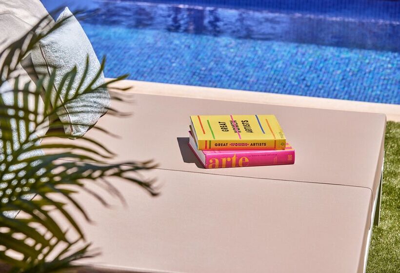 スタンダードスタジオ, Zafiro Mallorca & Spa