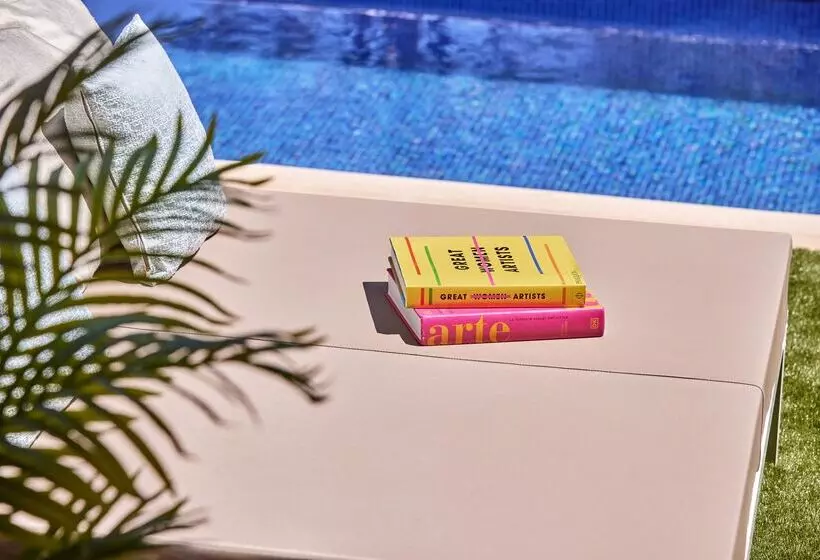 استودیوی استاندارد, Zafiro Mallorca & Spa