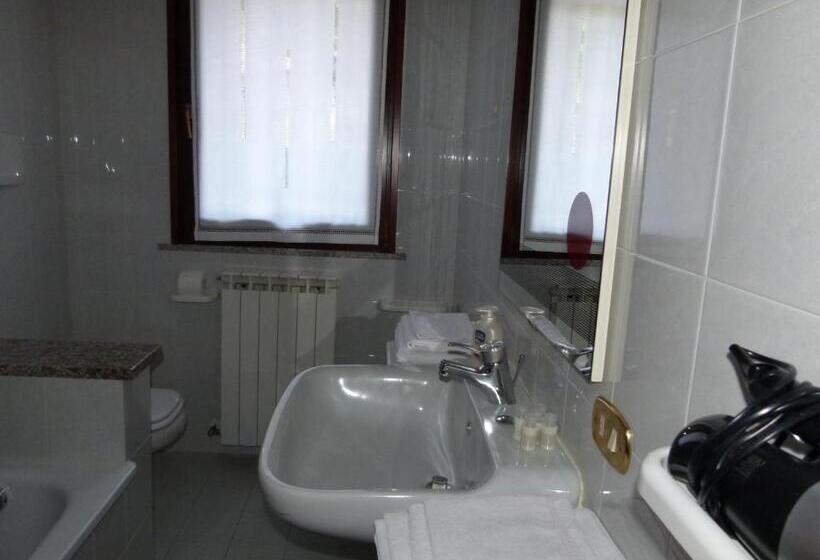 חדר סטנדרט לארבעה, B&b La Poiana