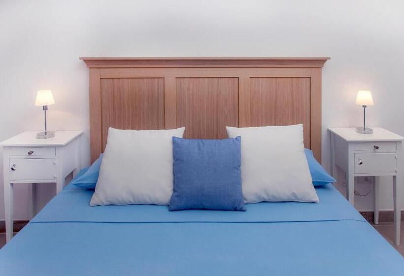 基本三人间, Feudo D Arneo